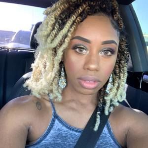 Meet your Posher, Charlette